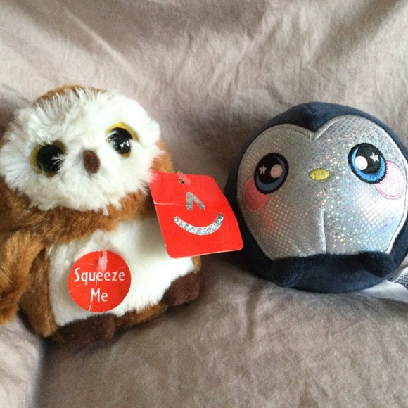 Pair of Small Owl Plush Aurura makes Owl sounds and Squeezamal - Picture 6 of 6